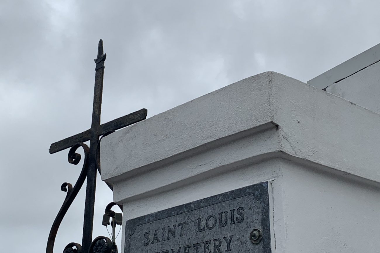 travel new orleans spooky culture  graveyard tour