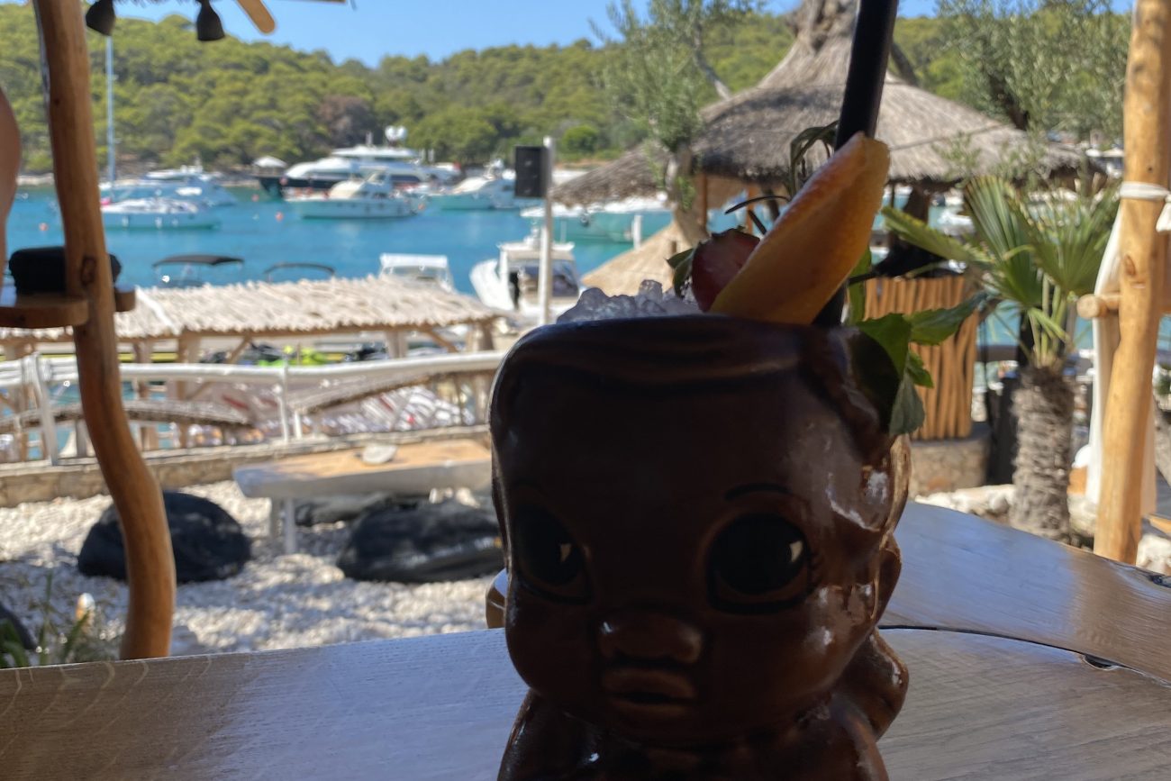 palmizana croatia laganini beach bar