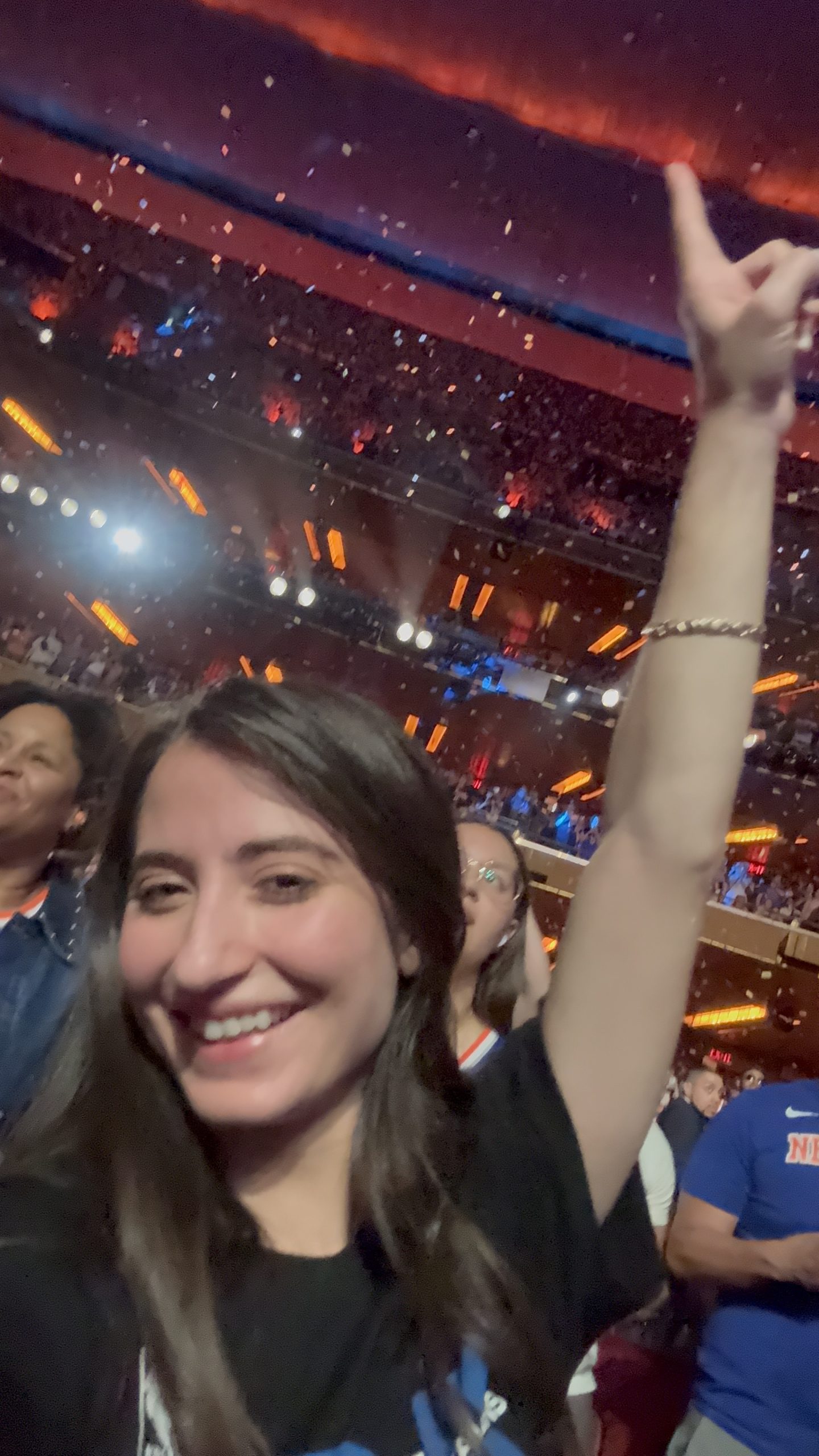 inside radio city music hall watch party for the new york knicks